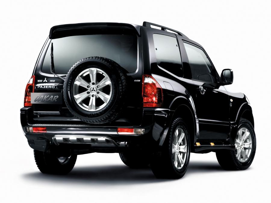  Mitsubishi Pajero Dakar 3-Door III 2006 года  (фото 2 из 2)